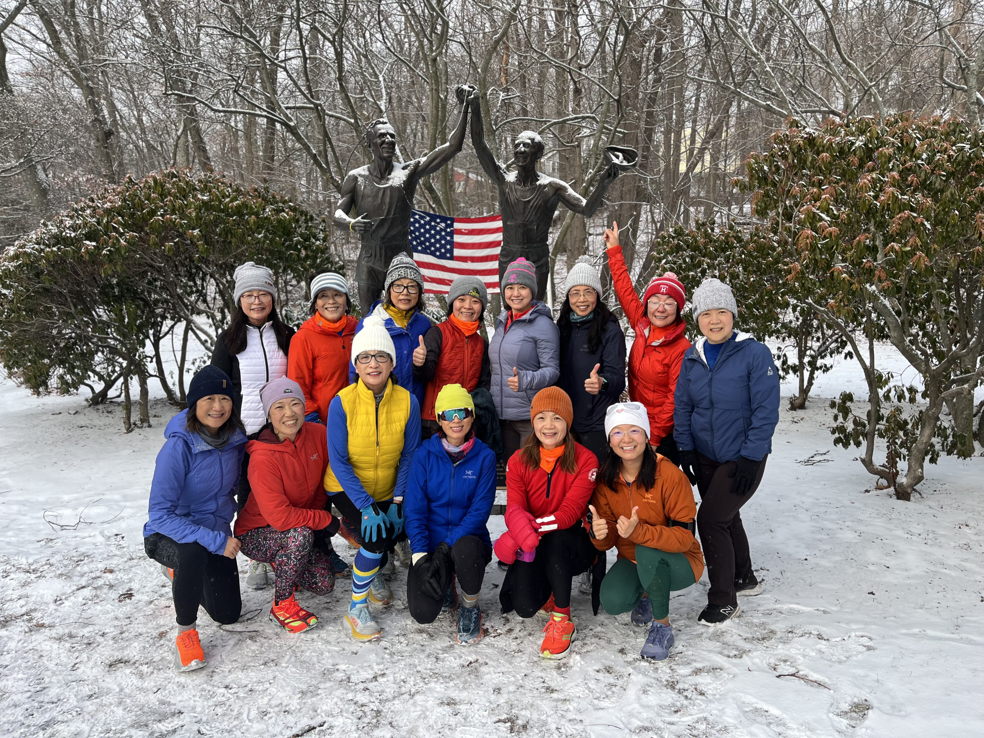 Winter fun run by statue